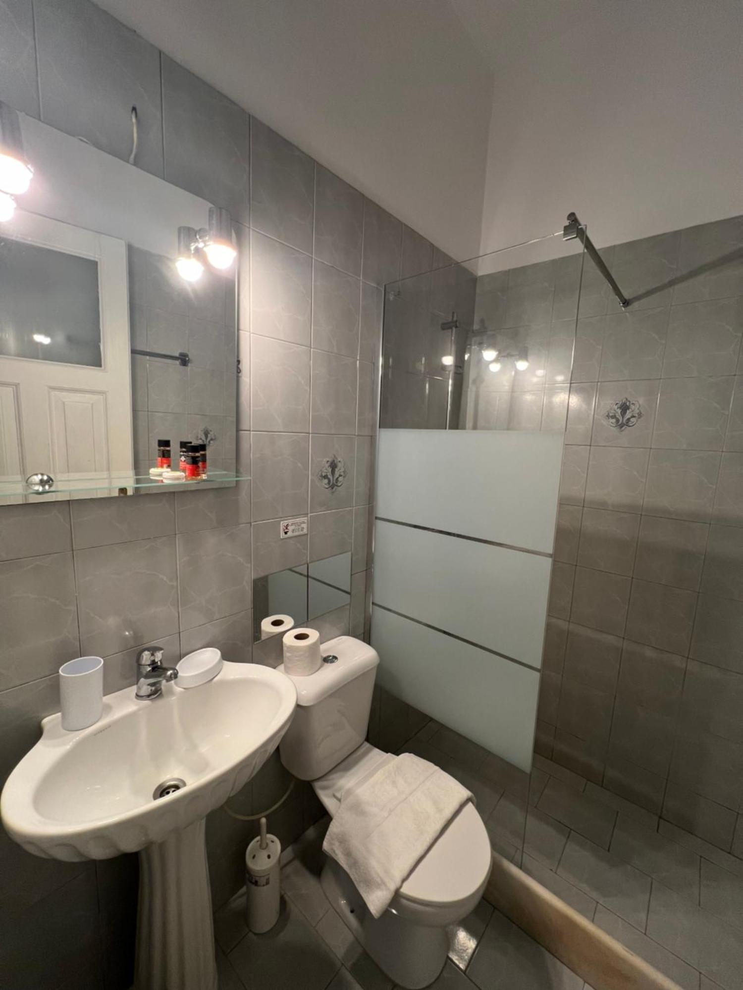 Perakis Apartments Хидра Екстериор снимка