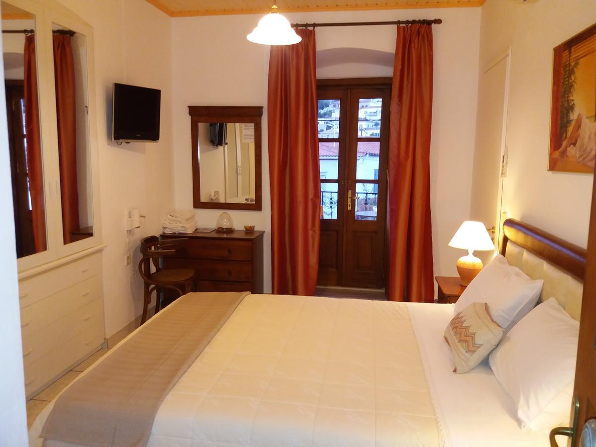 Perakis Apartments Хидра Екстериор снимка